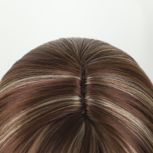 Peluca Lin Yi Bob de pelo corto y liso K8821, flequillo lateral de color piano para mujer, fibra sintética para dar forma al rostro - Product Image 4