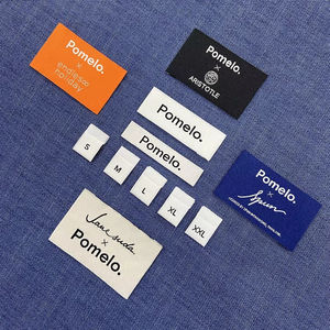 Etiquetas personalizadas Etiquetas de color de cuello tejido de alta densidad Etiquetas de ropa con impresión satinada de moda - Product Image 2
