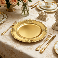 Assiettes de présentation de luxe dorées Wojia 13 pouces, bord festonné perlé, revêtement poudré, assiette en plastique gaufré pour décoration de table de mariage et de banquet