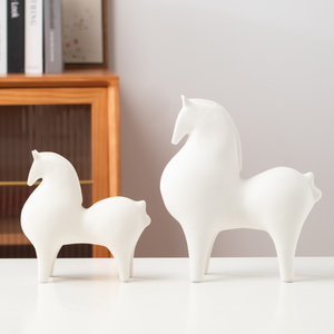Ensemble de statues de chevaux en céramique blanc mat, sculpture animale minimaliste nordique pour salon, meuble TV, entrée, ornement de meuble à vin - Product Image 2