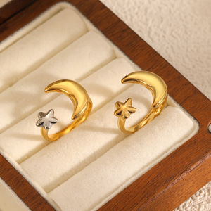 Anillo de PVD de oro de 18 quilates, anillo de luna y estrella de acero inoxidable de dos tonos, anillo abierto de moda minimalista, joyería de moda hipoalergénica para mujer - Product Image 3