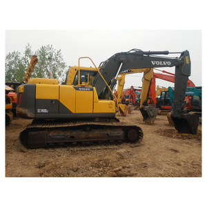 Excavateur sur chenilles Volvo EC140DLC 14 tonnes d'occasion à vendre en bon état avec moteur central et composants de pompe - Product Image 1