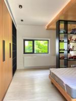 Fenêtres à battants modernes de haute qualité en alliage d'aluminium avec triple vitrage isolant pour chambre et usage extérieur