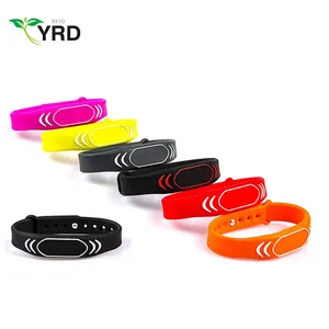 Dirt Giá Rẻ ISO14443A Tần Số Cao FM1108 13.56Mhz Điều Chỉnh Rfid Silicone Wristband Proximity Armband Cho Phòng Tập Thể Dục Câu Lạc Bộ Thể Hình