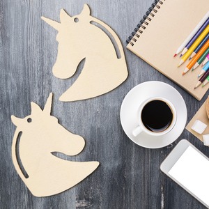 12 buah kerajinan kuda kayu cutout kustom dengan lubang tali rami untuk hadiah DIY dan dekorasi rumah-dropshipping