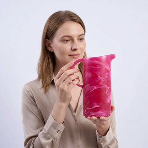 Pichet de luxe en résine époxy avec dessus en marbre, écologique, compatible lave-vaisselle, pour boissons de fête modernes et luxueuses, couleur et taille personnalisables - Product Image 1