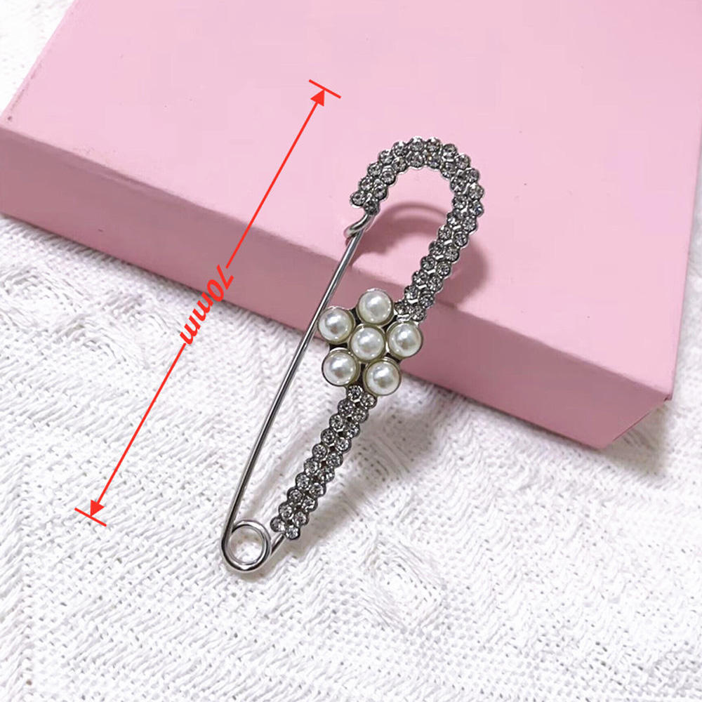 003 Fleur de perle incrustée de diamants blanc K doré 7CM