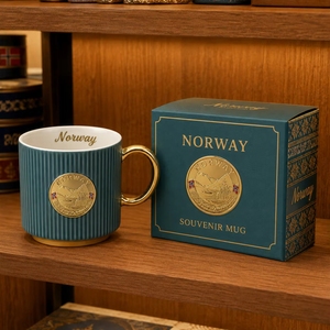 Taza de café de cerámica con diseño de bandera y edificio emblemático de <span class=keywords><strong>Noruega</strong></span>, insignia metálica, para porcelana New Bone China, personalizada OEM ODM - Product Image 2
