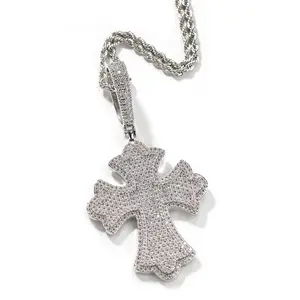 2023 HipHop Big Cross Charms Chunky Street Halskette Zirkonia gepflastert Anhänger CZ Edelstahl Twisted Charm Halskette Retro