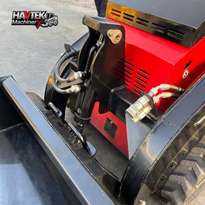 यह 750 मिनी स्किड स्टीड लोडर के साथ कोप इंजन लोडर और एपा प्रमाणित लोडर से लैस है। - Product Image 6