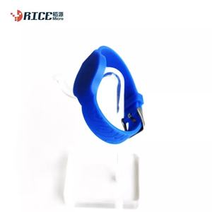 Fabricante precio bajo personalizado impreso uno de RFID <span class=keywords><strong>Pvc</strong></span> NFC identificación médica pulseras desechables <span class=keywords><strong>Pvc</strong></span> plástico vinilo pulsera - Product Image 4