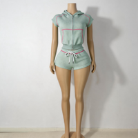 Ensemble deux pièces en tricot gaufré avec sweat à capuche zippé et short uni décontracté pour jeunes femmes – Look moderne et tendance au quotidien