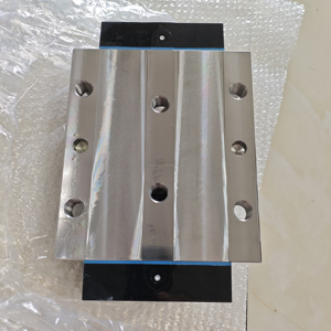 Riel de guía lineal Rexroth original de Alemania Bloque deslizante lineal R18536232X - Product Image 2