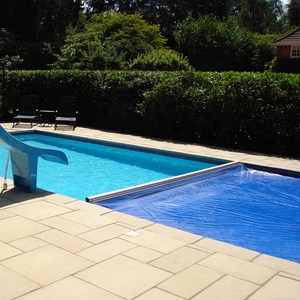 PVC-Material schützt Kinder Schwimmbad abdeckung Einziehbare Schwimmbad <span class=keywords><strong>netz</strong></span> abdeckung Automatische Pool abdeckungen - Product Image 1