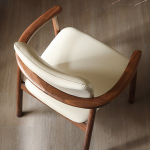 Mesa de comedor y sillas de madera de nogal maciza de lujo ligero diseño moderno chino con reposabrazos sedentario envío gratis - Product Image 2