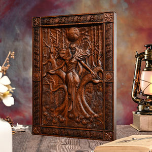 Panneau en <span class=keywords><strong>bois</strong></span> sculpté <span class=keywords><strong>Mara</strong></span> Goddess, Plaque murale avec figure féminine Forêt sous la lune, Bordure en nœuds, Décoration gothique en <span class=keywords><strong>bois</strong></span> sculpté pour la maison - Product Image 2