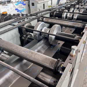 Machine à rouler les barrières de sécurité automatiques à grande vitesse avec PLC, moteur à engrenages et pompe - Product Image 4