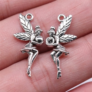 Breloque Pixie sur la pointe des pieds 26x11mm en alliage de zinc argent antique, pendentif fée ailée pour carillon de jardin - Product Image 4