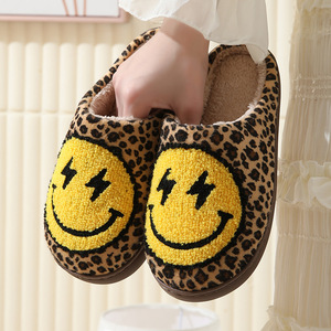 Pantoufles d'hiver à motif <span class=keywords><strong>Smiley</strong></span>, antidérapantes et chaudes pour femmes, idéales pour l'intérieur en automne et en hiver (vente en gros) - Product Image 2