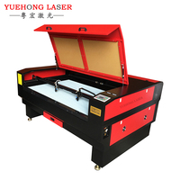 Machine de découpe laser à alimentation automatique à deux têtes YUEHONG 1410 1610 1810 80w 100w 130w 150w pour vêtements, tissus et textiles