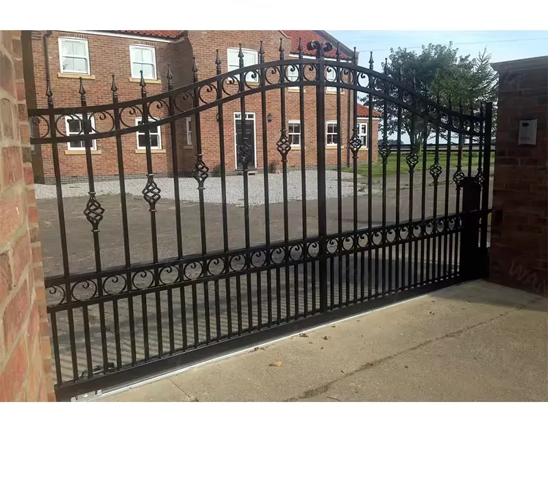 cheap price wrought iron main gate outside driveway iron gate grill design iron gate
