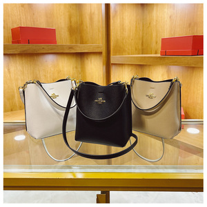 Bolso de Hombro Tipo Cubo de Cuero de Diseño de Lujo, Inspirado en Diseñadores, para Mujer, Gran Capacidad, Uso Diario, Venta al Por Mayor - Product Image 1
