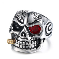 Bague Crâne Européenne et Américaine Tendance : Nouveau Design Imposant Serti de Diamants, Accessoire Punk Personnalisé en Alliage pour Hommes