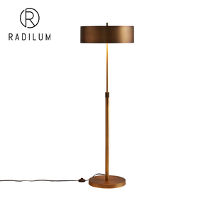 Lampadaire en laiton Zain, design industriel moderne et luxueux, abat-jour en métal, LED E26, pour bureau et salon, vente en gros usine transfrontalière - Product Image 1