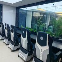 Fauteuil inclinable de gaming e-sport avec structure en acier métallique, base coulissante à roulettes, confortable pour les gamers