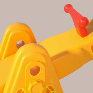 Équipement de balançoire en plastique de conception de <span class=keywords><strong>girafe</strong></span> d'animal mignon de haute qualité pour la maternelle préscolaire petite balançoire extérieure pour des enfants - Product Image 6