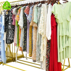 Di modo di Abiti Usati Presa di Fabbrica 100Kg Per Balla Colorata Estate di Seconda Mano Abbigliamento