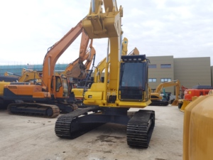 รถขุดตีนตะขาบ Komatsu PC240 มือสอง 24 ตัน นำเข้าจากญี่ปุ่น ชั่วโมงการทำงานต่ำ คุ้มค่า ประหยัด ค่าใช้จ่ายต่ำ เหมาะสำหรับงานก่อสร้าง - Product Image 5