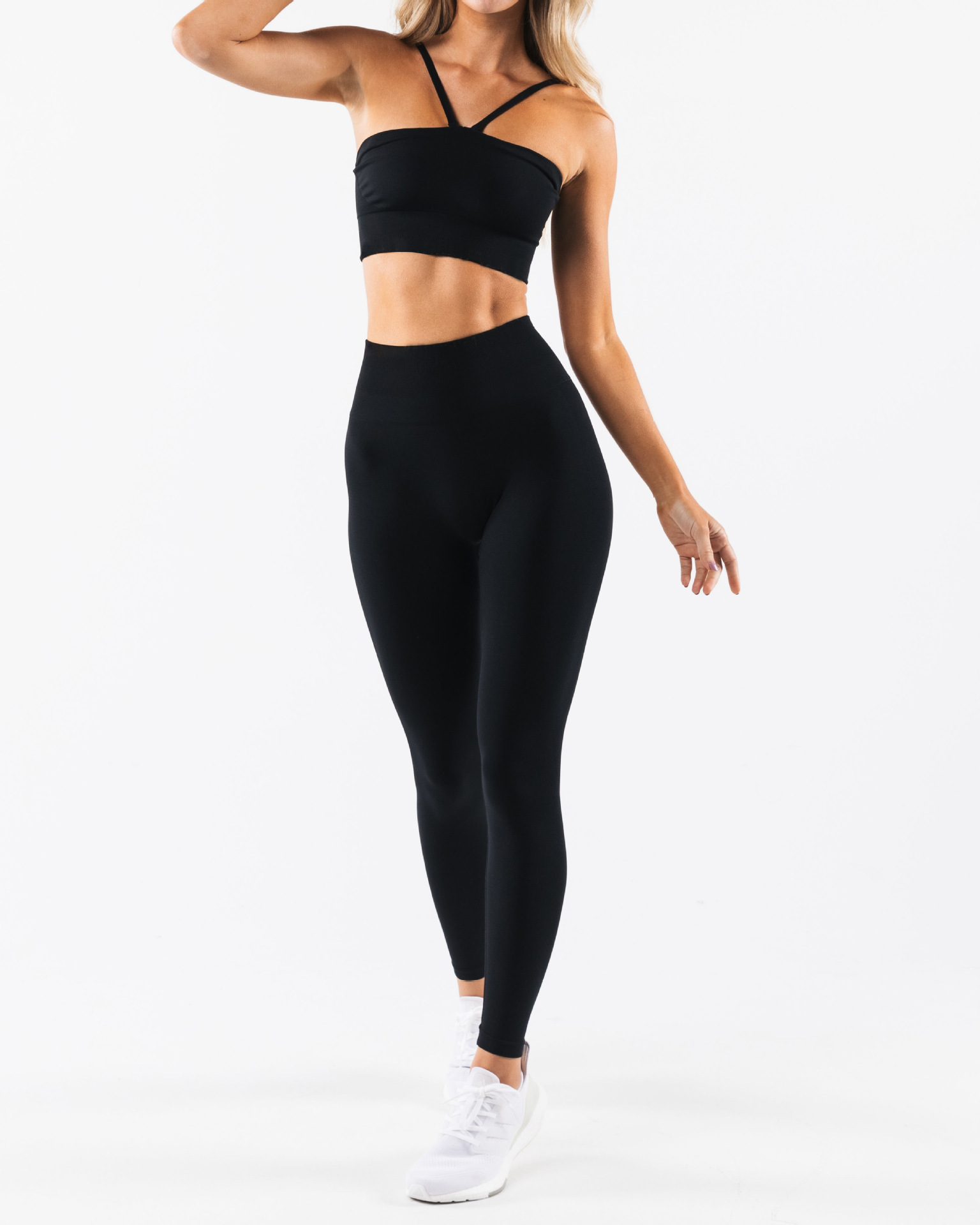 High-Waist Activewear Set: fabric, pocket and construction detail