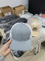 Gorra Trucker Personalizada al por Mayor con Logotipo, Malla Gris, 6 Paneles, Cierre a Presión, Parche de Cuero, Gorra Estructurada para Compras al por Mayor