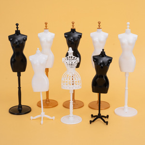 Présentoir de poupée en plastique noir de 11 styles pour support et support de stockage de vêtements de poupée de 30cm - Product Image 1