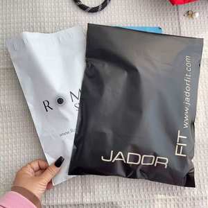 Bolsa de Camiseta de Lujo con Color Personalizado de Fábrica China, con Logotipo, Reciclable, Impermeable, Multiusos, Bolsa de Envío, Tamaño Personalizado - Product Image 1