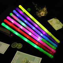 Bâtons lumineux LED clignotants et changeants de couleur pour anniversaires, mariages, fêtes, concerts, Noël, enfants - Product Image 5