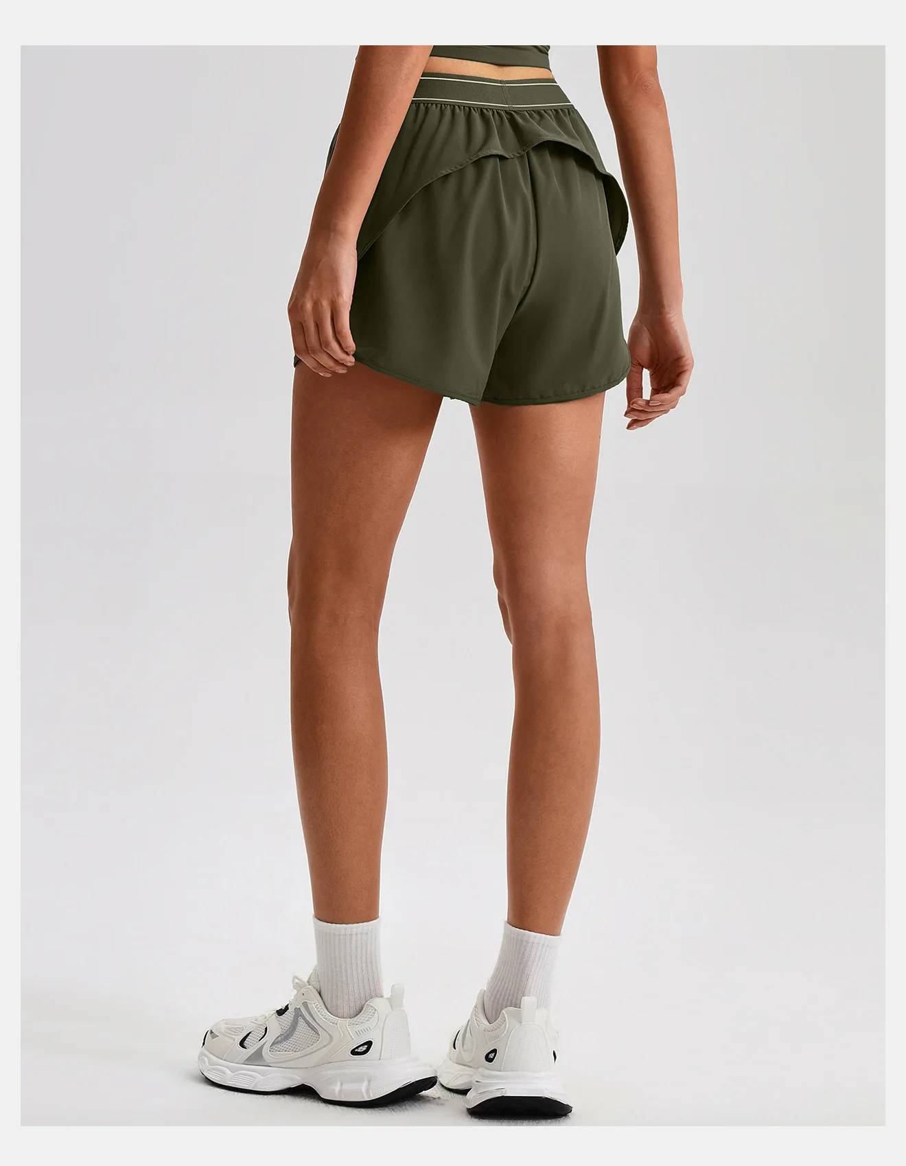 High-Waist Activewear Pants: back view showing construction, seams and support