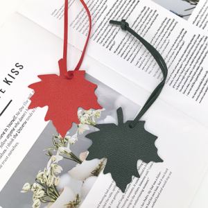 秋の紅葉バッグチャーム エレガントなPUレザーカスタムペンダント ハンドバッグ用 キュートな車のミラーハンギング ビジネス販促ギフト - Product Image 4