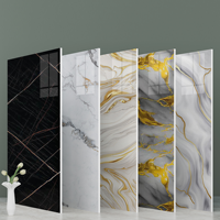 Panneau mural auto-adhésif en PVC imitation marbre, imperméable et résistant à l'humidité, pour la rénovation et l'ombrage des murs.