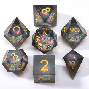 Best-seller Jeu de dés à noyau liquide DND Dés polygonaux en résine avec arêtes vives Jeu de société <span class=keywords><strong>RPG</strong></span> Dragon et Dungeon Dés pointus personnalisés - Product Image 3