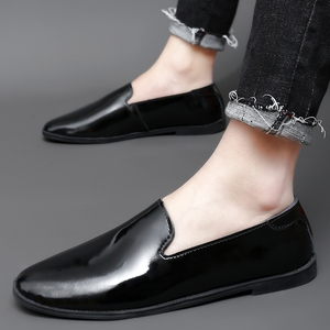 Point Toe Venta caliente Fácil de usar Color verde azul <span class=keywords><strong>Charol</strong></span> Superior resistente Moda Hombres Zapatos de cuero genuino - Product Image 4
