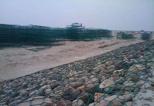 Prix d'usine <span class=keywords><strong>Gabion</strong></span> en treillis d'acier galvanisé pour murs de soutènement - Product Image 6