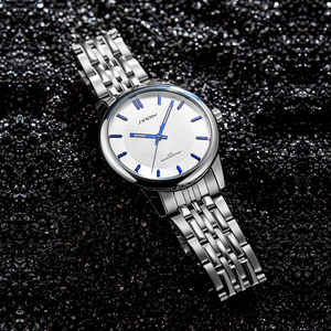 Montre-bracelet minimaliste pour homme, bracelet en acier sans marque, résistante à l'eau, mouvement à quartz - Product Image 6