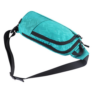 Bolsa de Pecho Deportiva Personalizada al por Mayor para Hombre y Mujer, de PVC, Impermeable, Antirrobo, con Cierre, Portátil, con Puerto de Carga USB Integrado - Product Image 3