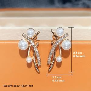 Pendientes de Cruz con Perlas Falsas y Diamantes en Oro, Joyería de Moda para Fiestas - Product Image 4