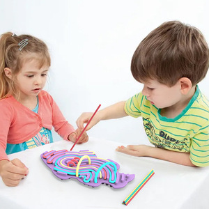Bestseller: Tavola Sensoriale Educativa a Forma di Pesce per Bambini, Giocattolo Antistress in Silicone di Grado Alimentare - Product Image 4