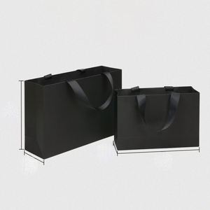 Sac cadeau en papier kraft recyclable très vendu avec poignée longue, couleurs et logos personnalisables - Product Image 2