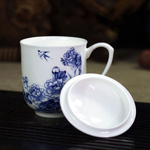 Tasse à thé en porcelaine bleue et blanche de Jingdezhen avec poignée et couvercle, pour usage en conférence/bureau, logo personnalisé imprimé, modèle B10-20 - Product Image 3