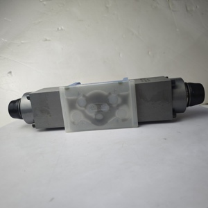 วาล์วควบคุมทิศทางแบบสัดส่วน KDG4V รุ่น KDG4V-3-33C30X-M-U-H7-60 - Product Image 4